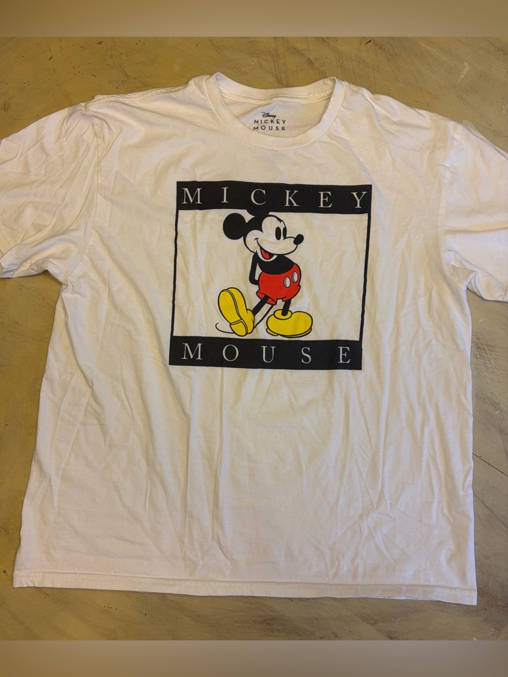 Disney Mickey Mouse Mens Size XXL Short Sleeve Graphic whiteT Shirt
